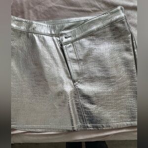 Metallic silver skirt mini